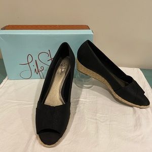 Life Stride black wedges 9
